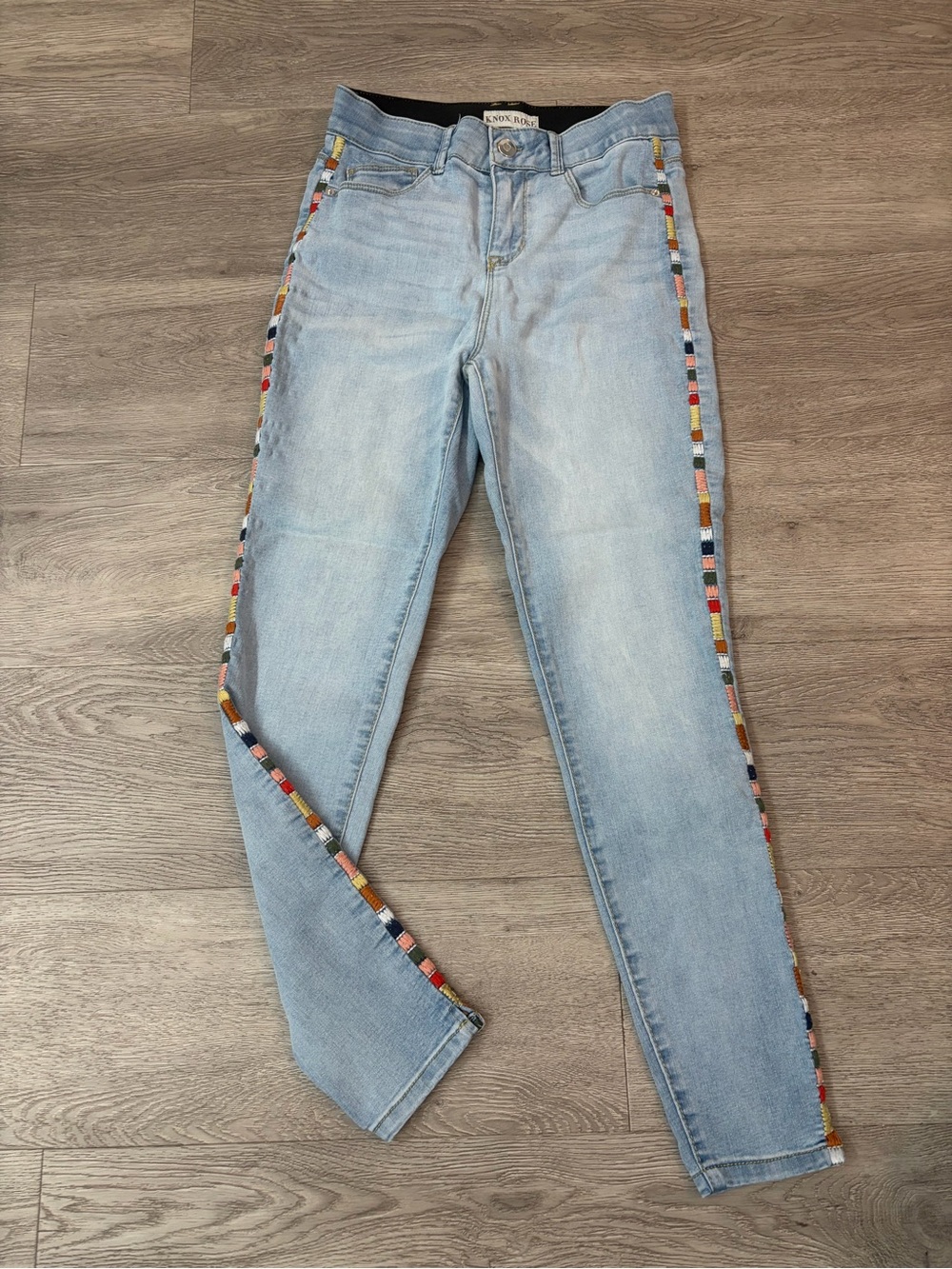 Knox Rose Light Wash Skinny Jeans with Multicolor Side Trim size 4